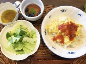 【野草料理】発酵トマトケチャップと野草サラダ