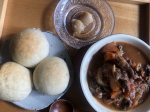 【野草料理】酵素ワインでビーフシチューに野草パン！野草塩キャラメルの作り方！